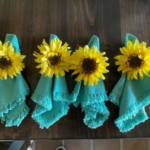 Sunflower napkin rings and napkins